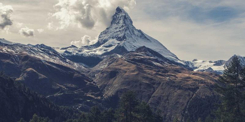 Wi-Fi 6E与5G专网融合：如何重塑移动应用、软件开发与网站建设的新基建