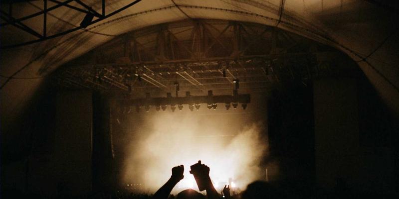 基于eBPF的云原生网络可观测性实践：实现微服务间流量精细监控与安全策略动态实施