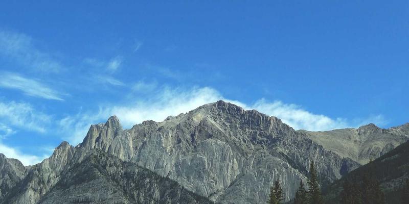 德拉科技深度解析：高性能计算（HPC）网络选型指南——RoCE与InfiniBand的技术对比与优化实践