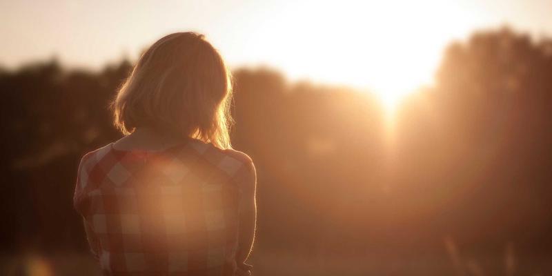 软件定义网络(SDN)如何重构现代数据中心架构：赋能移动应用与系统集成新范式